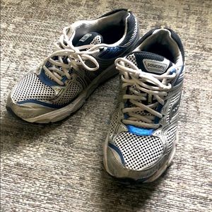 Saucony Arch lock sneakers , great for flat footed runners